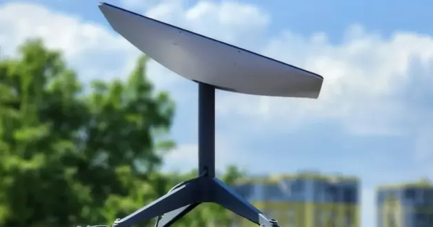 Antena satelital